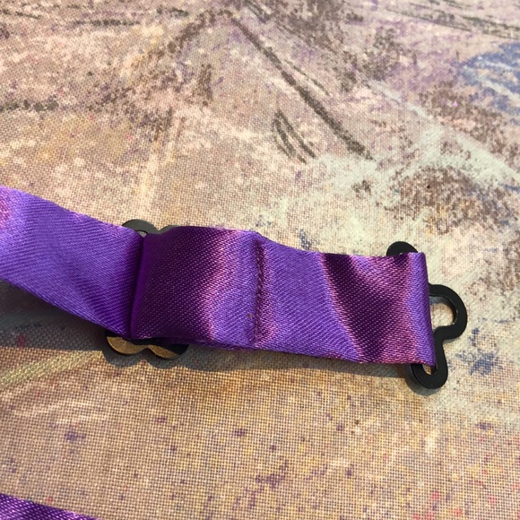 NWOT purple satin bowtie, pre-tied - Picture 10 of 11